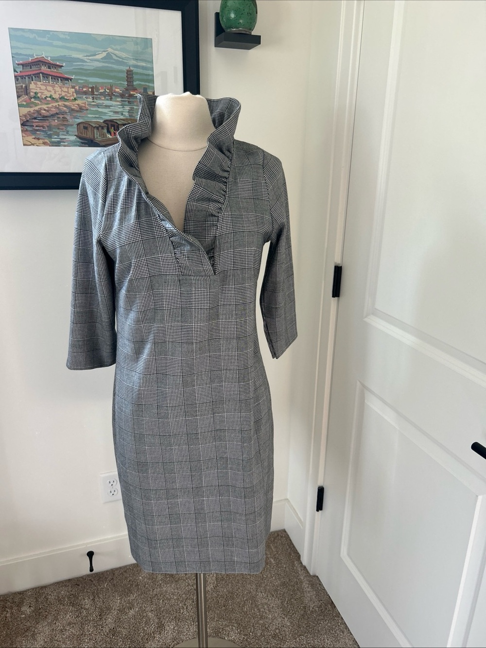 $219 GRETCHEN SCOTT size M RUFFNECK Ruffle Neck Dress Glen Plaid 3/4 slv